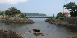 雁島の吊橋